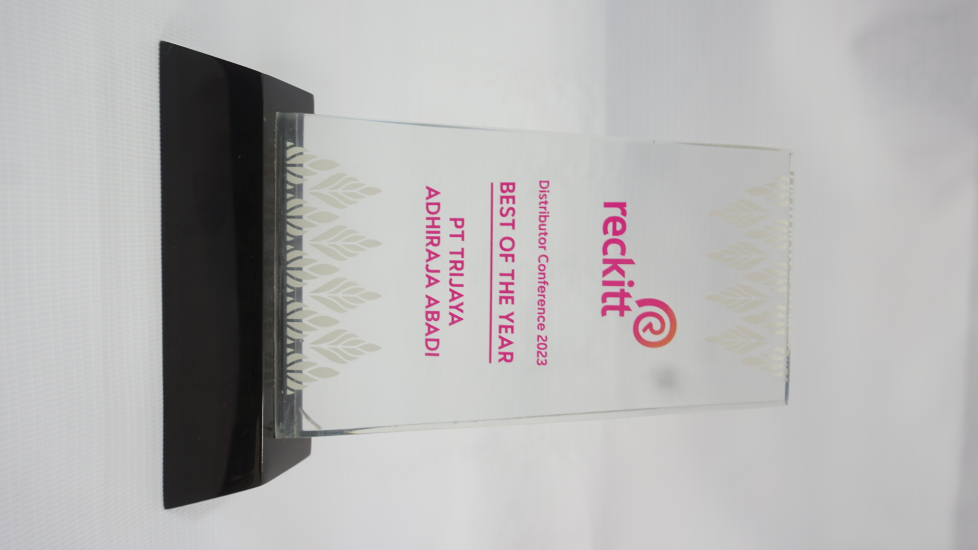 Reckitt "Best Of The Year" PT. Trijaya Adhiraja Abadi Reckitt "Best Of The Year" PT. Trijaya Adhiraja Abadi